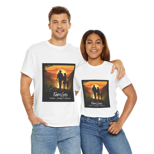 Camiseta Unisex de Manga Corta con Logo de FamGeo (Familia-Aventura-Naturaleza)